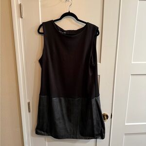 Chic Black Sleeveless Tunic